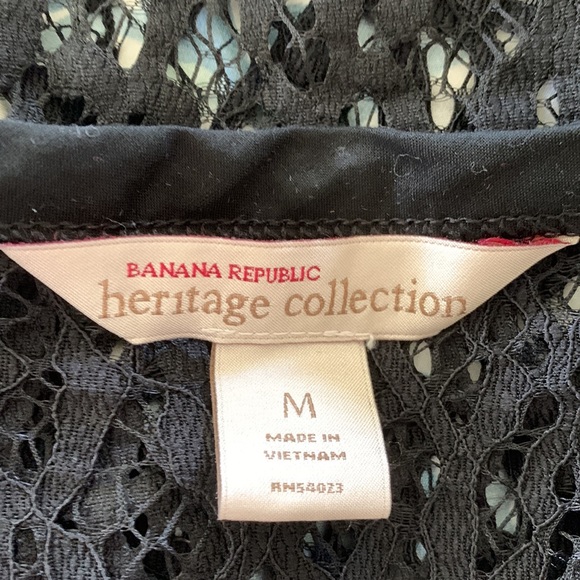EUC. Banana republic black lace sleeveless top - Picture 5 of 5
